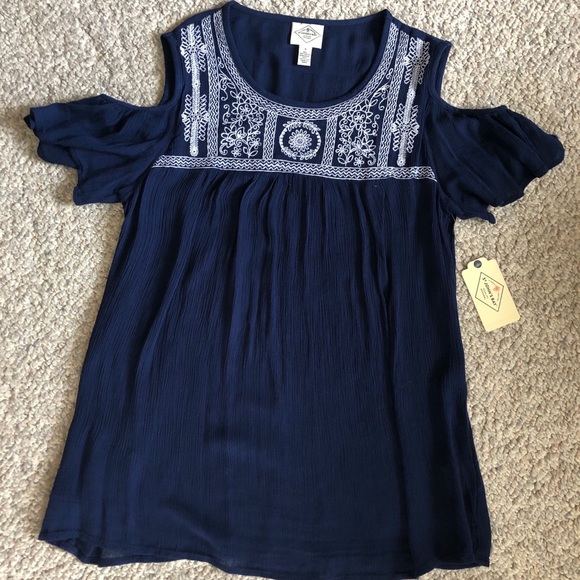 St. John’s Bay navy tank - Picture 1 of 1